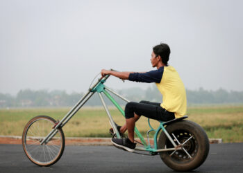Car tire bicycles: high school students build from scrap